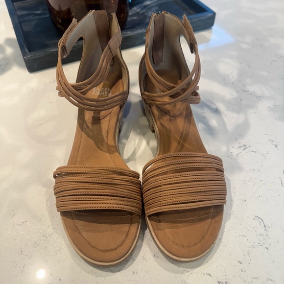 Eileen Fisher Strappy Brown Sandals NIB - Picture 1 of 6